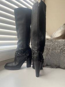Black Vera Wang Tall Leather Boots (Luxury Consignment)